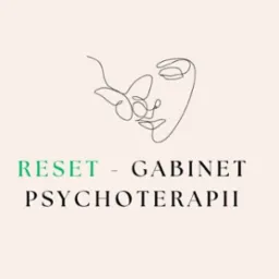 Minimalistyczne logo gabinetu psychoterapii: kontur twarzy i motyla, napis 'RESET - GABINET PSYCHOTERAPII' w kolorach zieleni i czerni na kremowym tle.