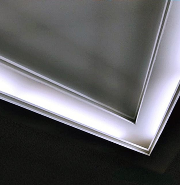 Sufit podwieszany - sztukateria z oświetleniem LED