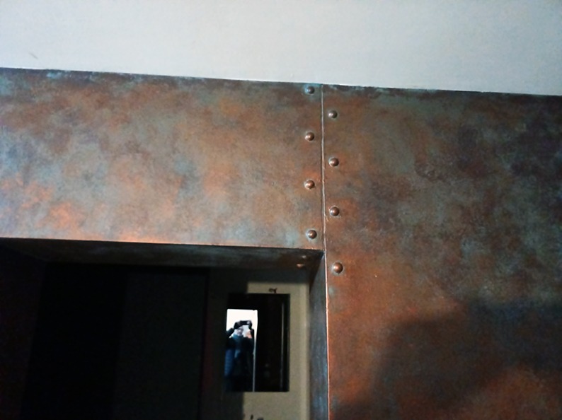 Efekt skorodowanej stali - sztukateria i tynk artystyczny