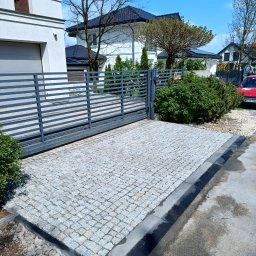 SobBruk Wiesław Sobczyk - Przed domem Nowy Dw&oacute;r Mazowiecki