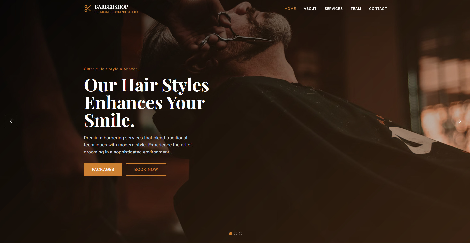 Strona internetowa barber shopu z Rzeszowa. Mężczyzna podczas strzyżenia brody. Napis: Our Hair Styles Enhances Your Smile. Profesjonalne usługi fryzjerskie.