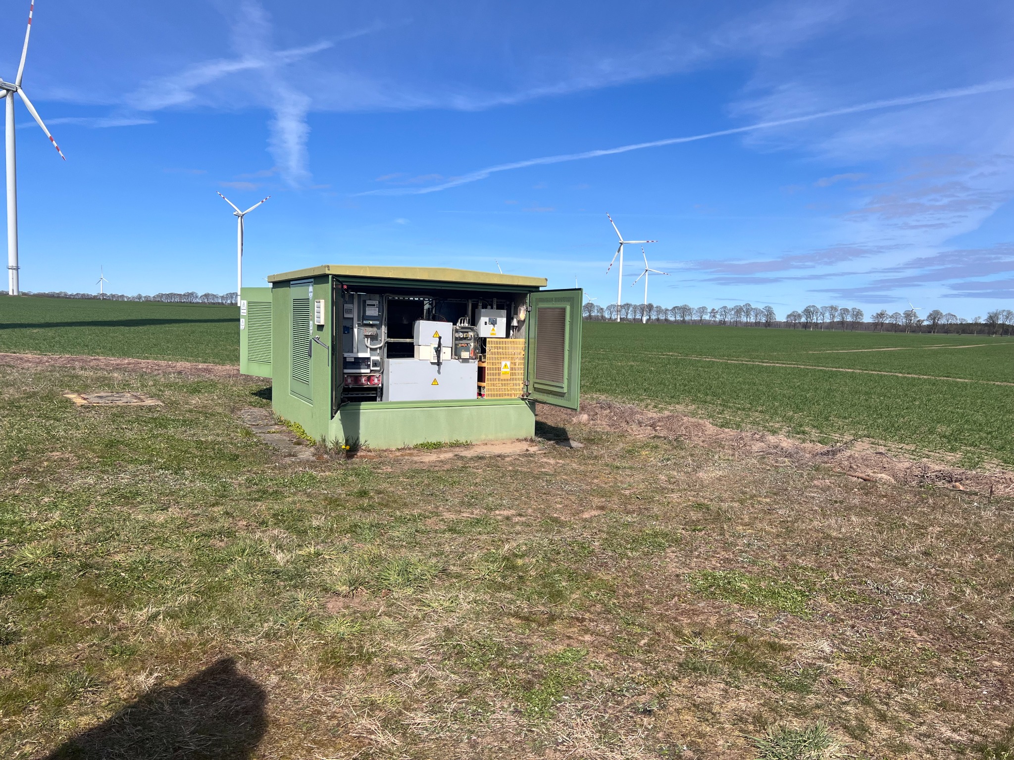 Montaż osłon dławików na farmie wiatrowej