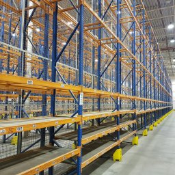 Regał paletowy z osłonami