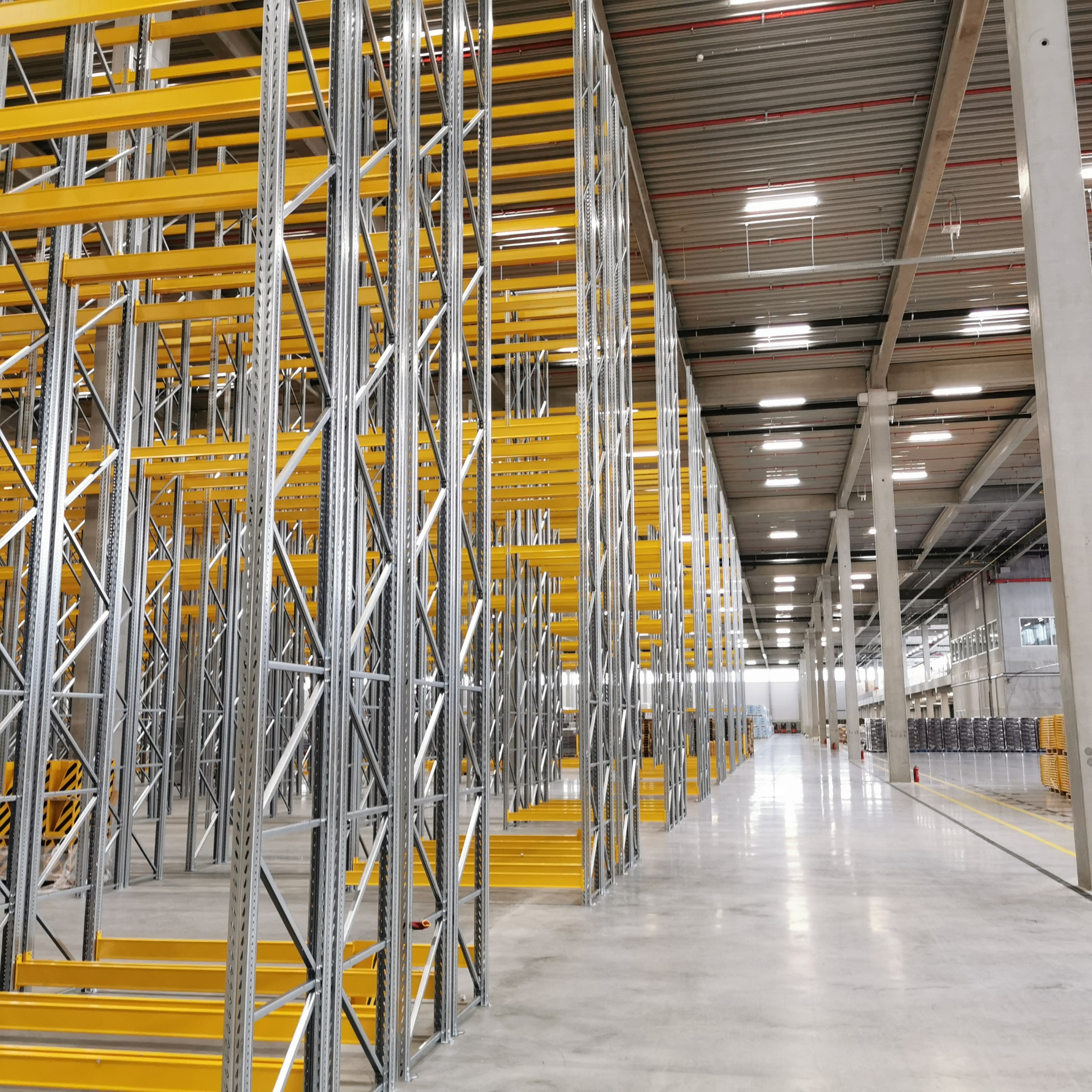 Montaż regału paletowego