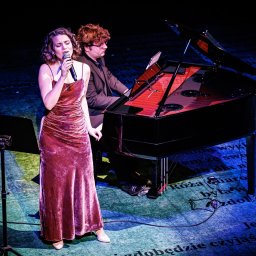 Koncert Poezji Śpiewanej podczas Salonu Poezji Michaliny Łabacz w Teatrze Muzycznym w Poznaniu