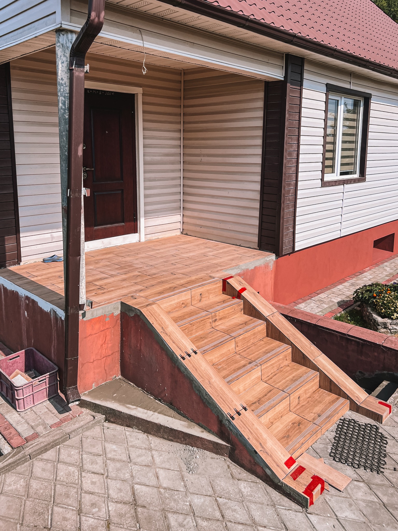 Moja realizacja – wykonanie tarasu oraz schodów wejściowych.