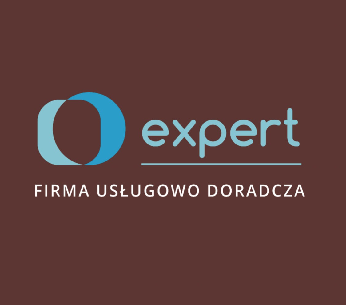 Logo firmy usługowo-doradczej 'Expert' na brązowym tle. Jasnoniebieski okrąg, nazwa firmy i podtytuł w kolorze jasnoniebieskim. Profesjonalny branding.