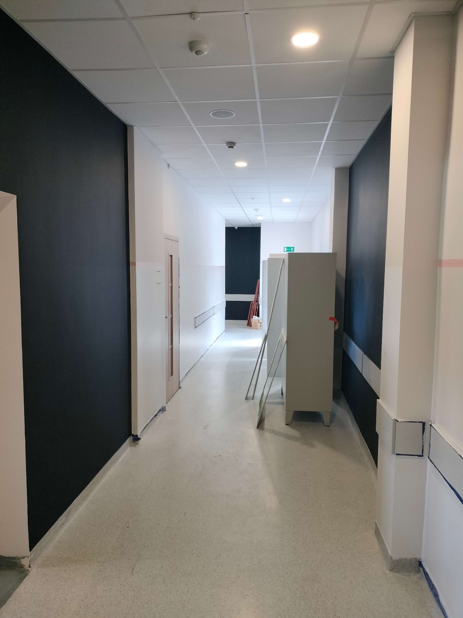 Szkoła Toruń, malowanie, gładź, tapetowanie