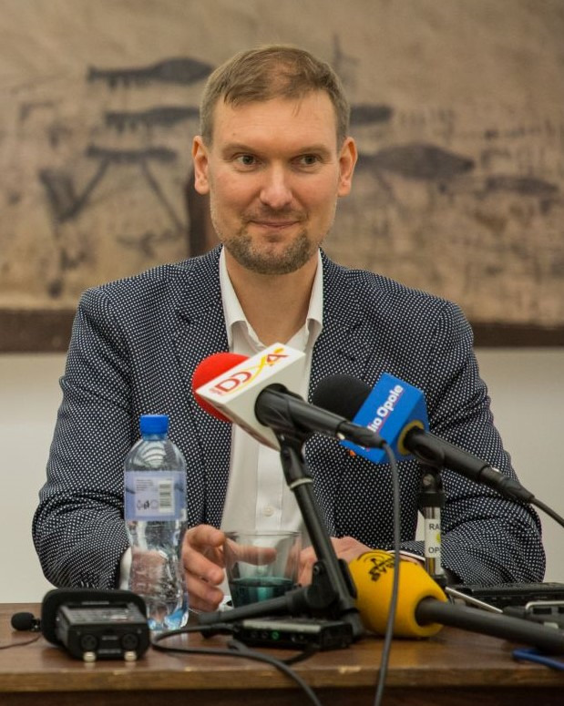 Tłumaczenie podczas konferencji prasowej