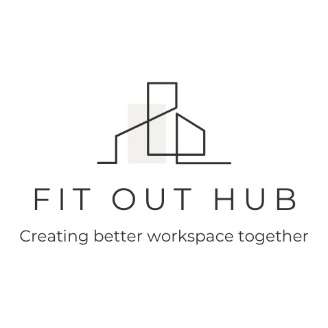 Minimalistyczne logo 'FIT OUT HUB' z abstrakcyjnym symbolem budynku w linii, na białym tle. Podpis: 'Creating better workspace together'.