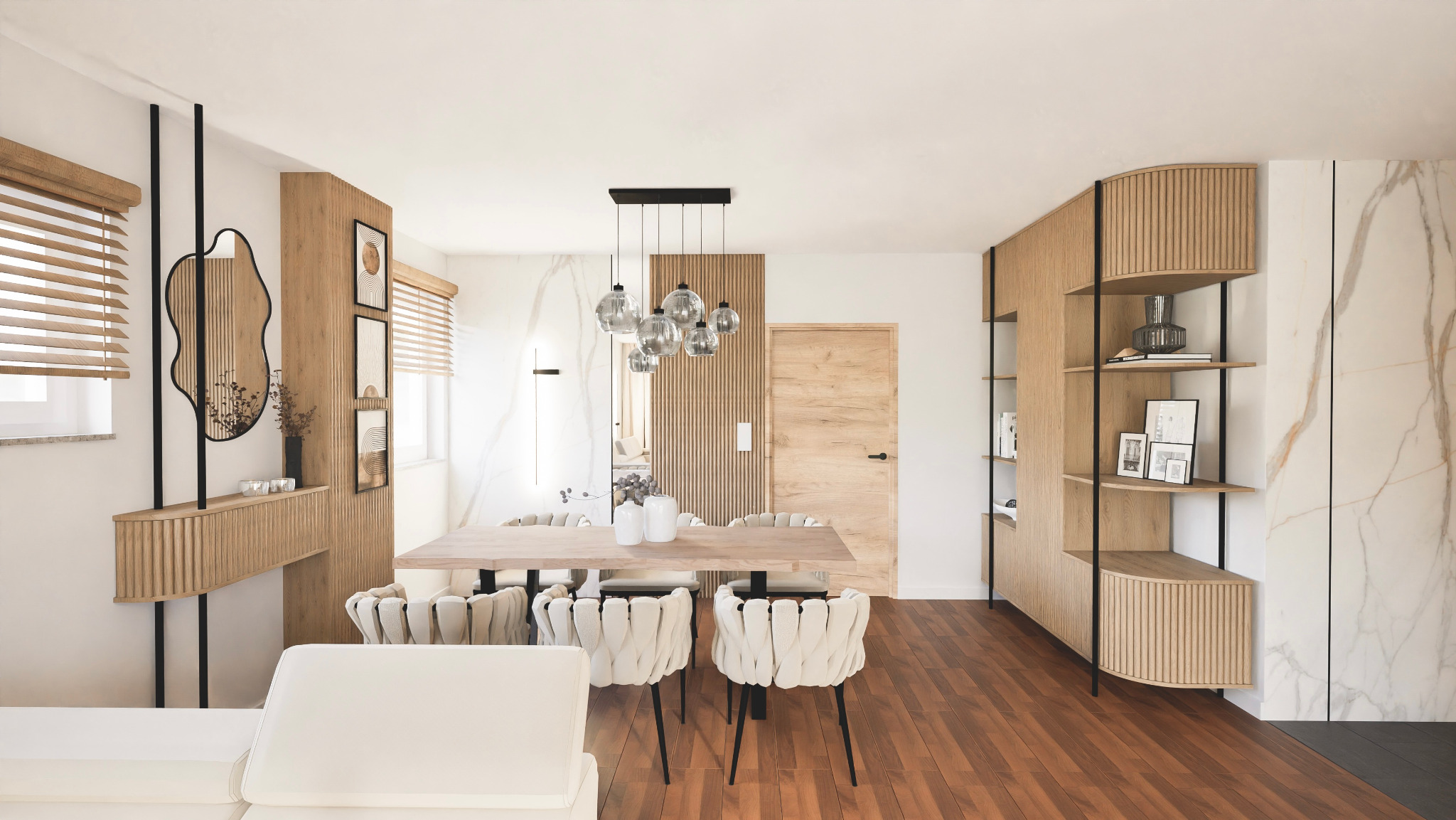 Jasna jadalnia z drewnianymi akcentami: stół z krzesłami, lampa wisząca, regał i lustro z dekoracyjną ramą. Parkiet na podłodze, marmurowa ściana w tle.