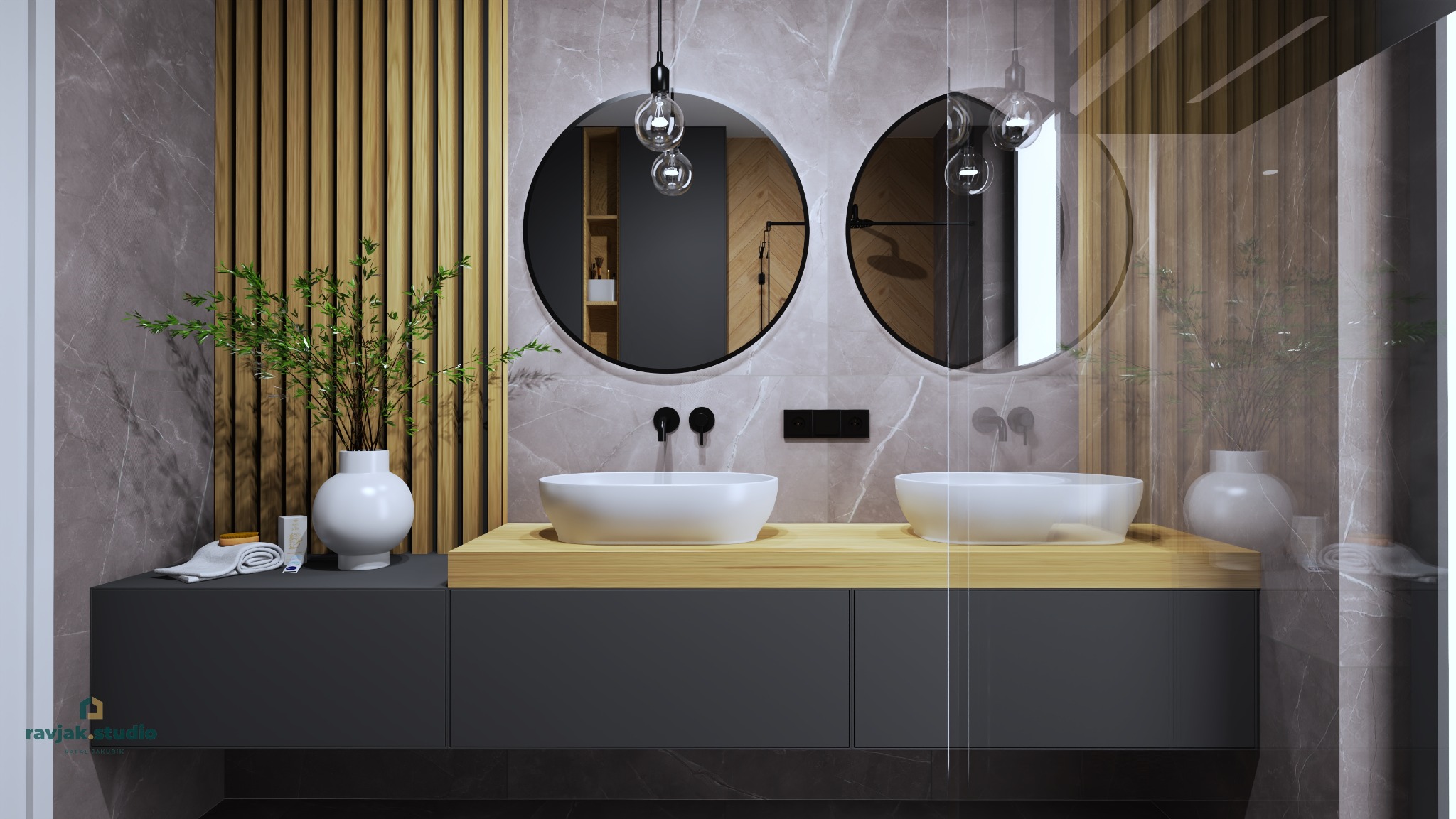 Nowoczesna łazienka z dwoma okrągłymi lustrami, drewnianymi lamelami i marmurowymi płytkami. Minimalistyczne umywalki nablatowe i czarna armatura.
