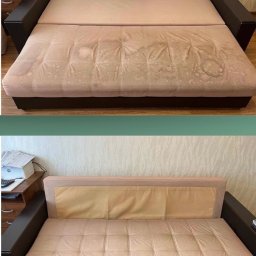 CosmoClean - Kanapa przed i po czyszczeniu tapicerki. Widoczne plamy i zabrudzenia na górnym zdjęciu, a na dolnym czysta, odświeżona tapicerka w odcieniach beżu i brązu.