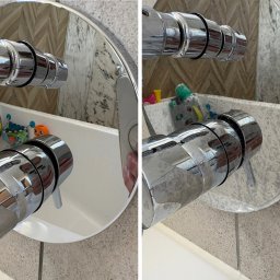Maszczysto - Bateria umywalkowa przed i po czyszczeniu, widoczne różnice w połysku i usunięte osady. W tle umywalka z zabawkami.