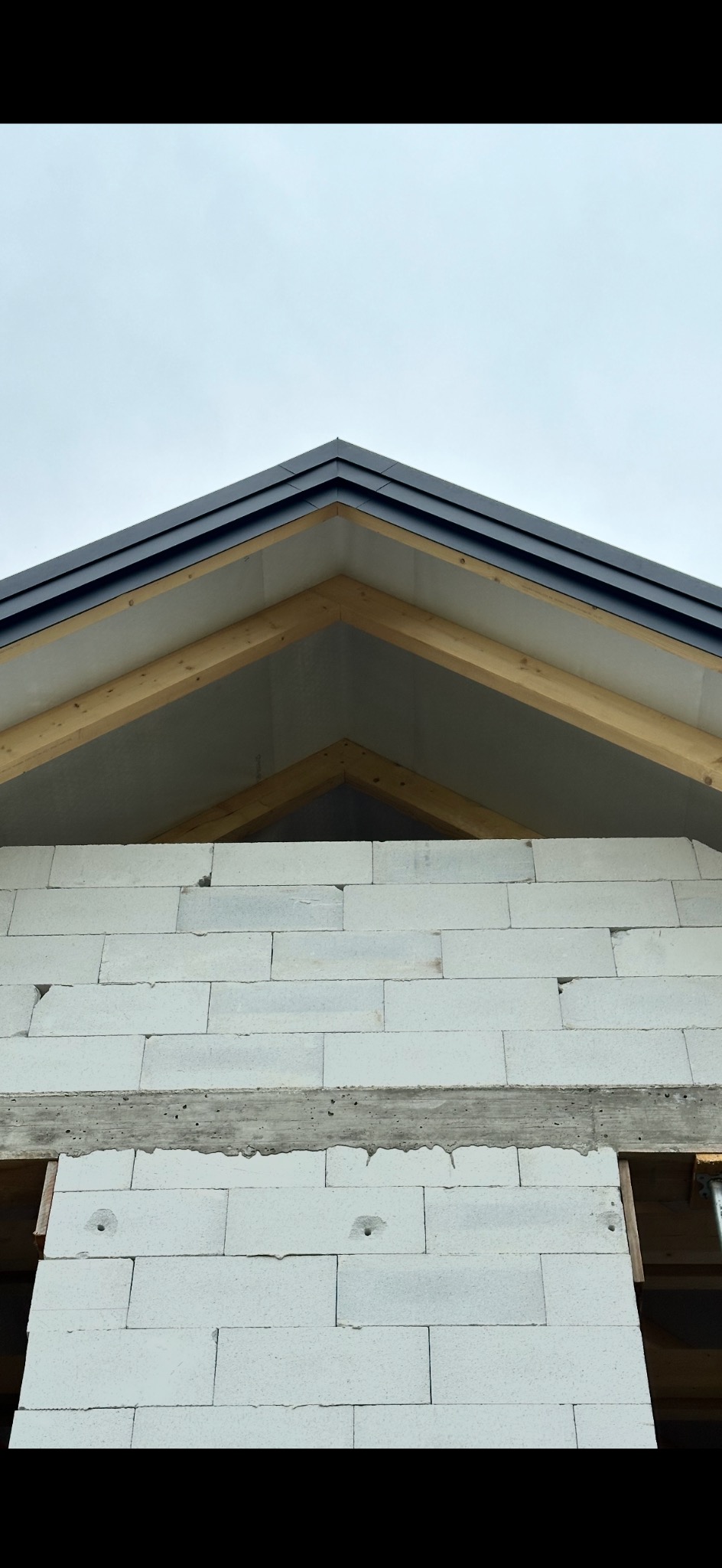 Wiatrownica bez widocznych wkrętów