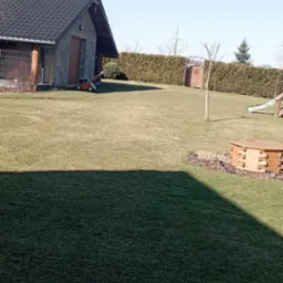 Wertykulacja wczesno wiosenna plus naniesienie nawozu regeneracyjnego