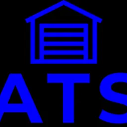 Niebieskie logo firmy ATS z symbolem garażu rolowanego na czarnym tle. Minimalistyczny design.