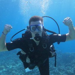 Czysty Strumień - Mycie Witryn, Kostki i Dachów, Elewacji i Paneli PV - Mycie Dachów Ciechocinek