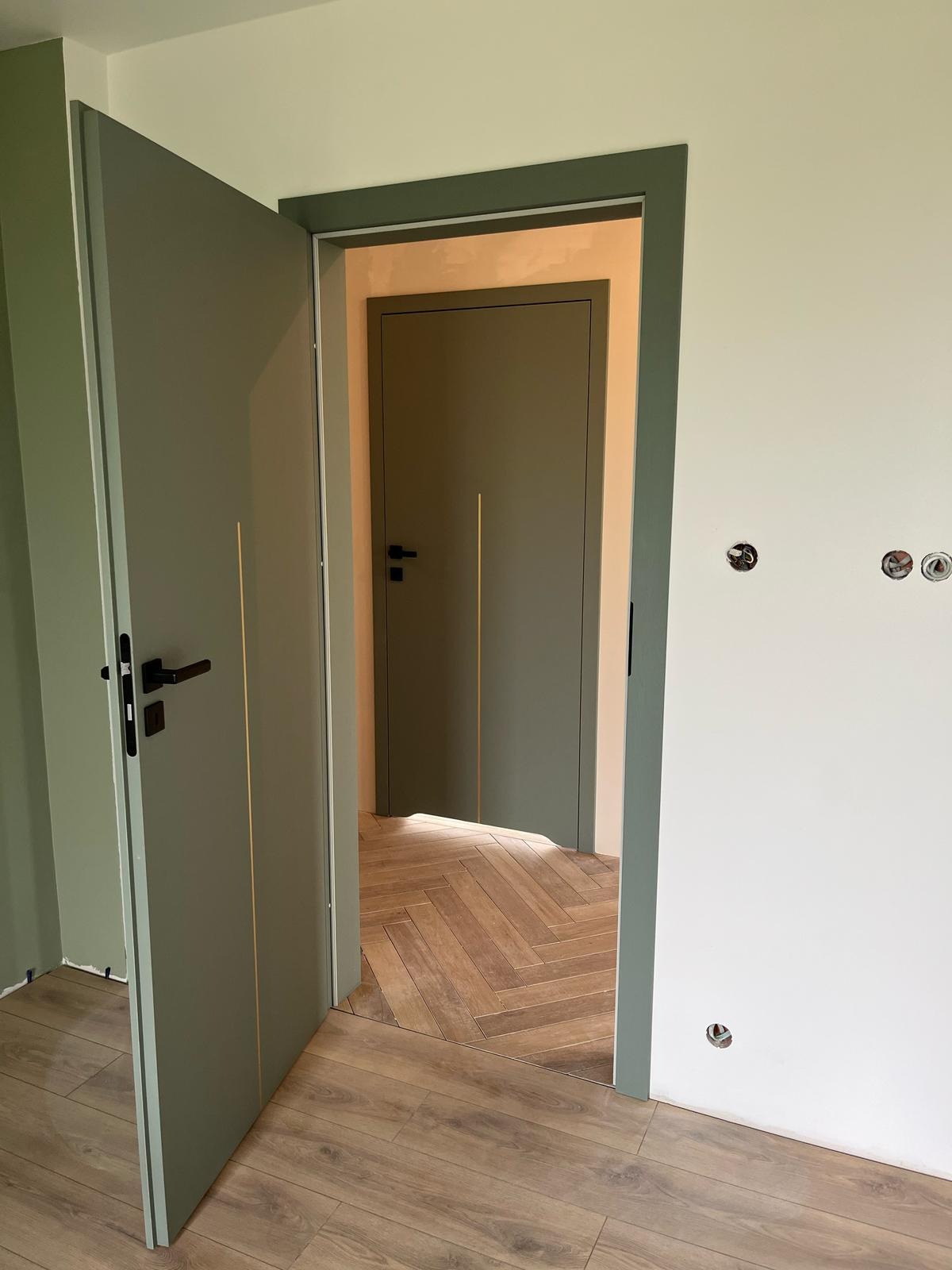 DRE NOVA kolor szałwia