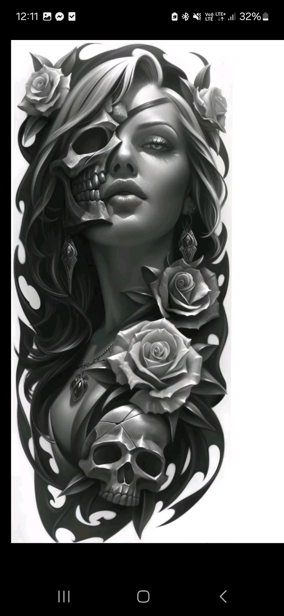 Grafika: pół twarzy kobiety, pół czaszki, otoczona różami. Czarno-biała ilustracja z detalami cieniowania, tworząca mroczny, artystyczny efekt.