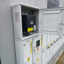 MKZ SPÓŁKA Z OGRANICZONĄ ODPOWIEDZIALNOŚCIĄ - Montaż Kopensatora SVG na Zakładzie Produkcyjnym