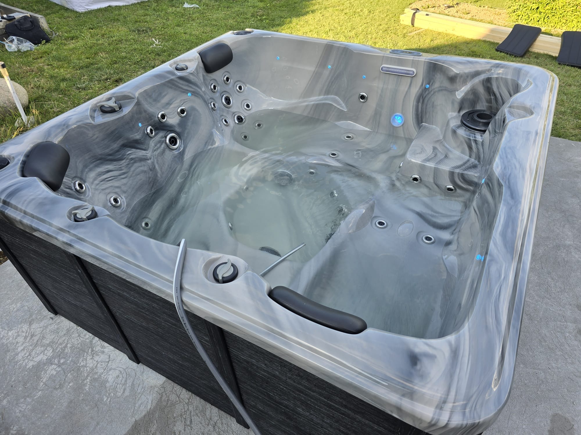 Dostawa i montaż wanny SPA Goldline w okolicach Wadowic