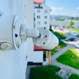 Profesjonalny montaż kamer IP – monitoring domu i firmy w Nowym Sączu, z podglądem w telefonie dla Twojego spokoju.