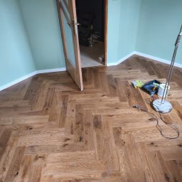 MONT-TRANS SPÓŁKA Z OGRANICZONĄ ODPOWIEDZIALNOŚCIĄ - Deska berlinek na klej