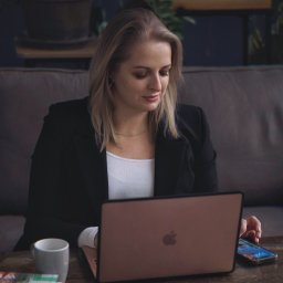 licencjonowany broker nieruchomości
licencja zawodowa nr 29483
wydana przez Polską Federację Rynku Nieruchomości