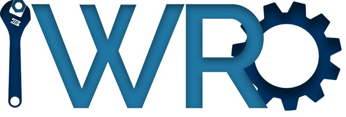Grafika z kluczem francuskim, literami 'WRO' i kołem zębatym w odcieniach niebieskiego na białym tle. Symbolizuje usługi związane z obróbką metali i konstrukcjami.
