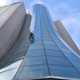 Na linie Damian Ciecierski - Mycie Szyb Na Wysokości Warszawa