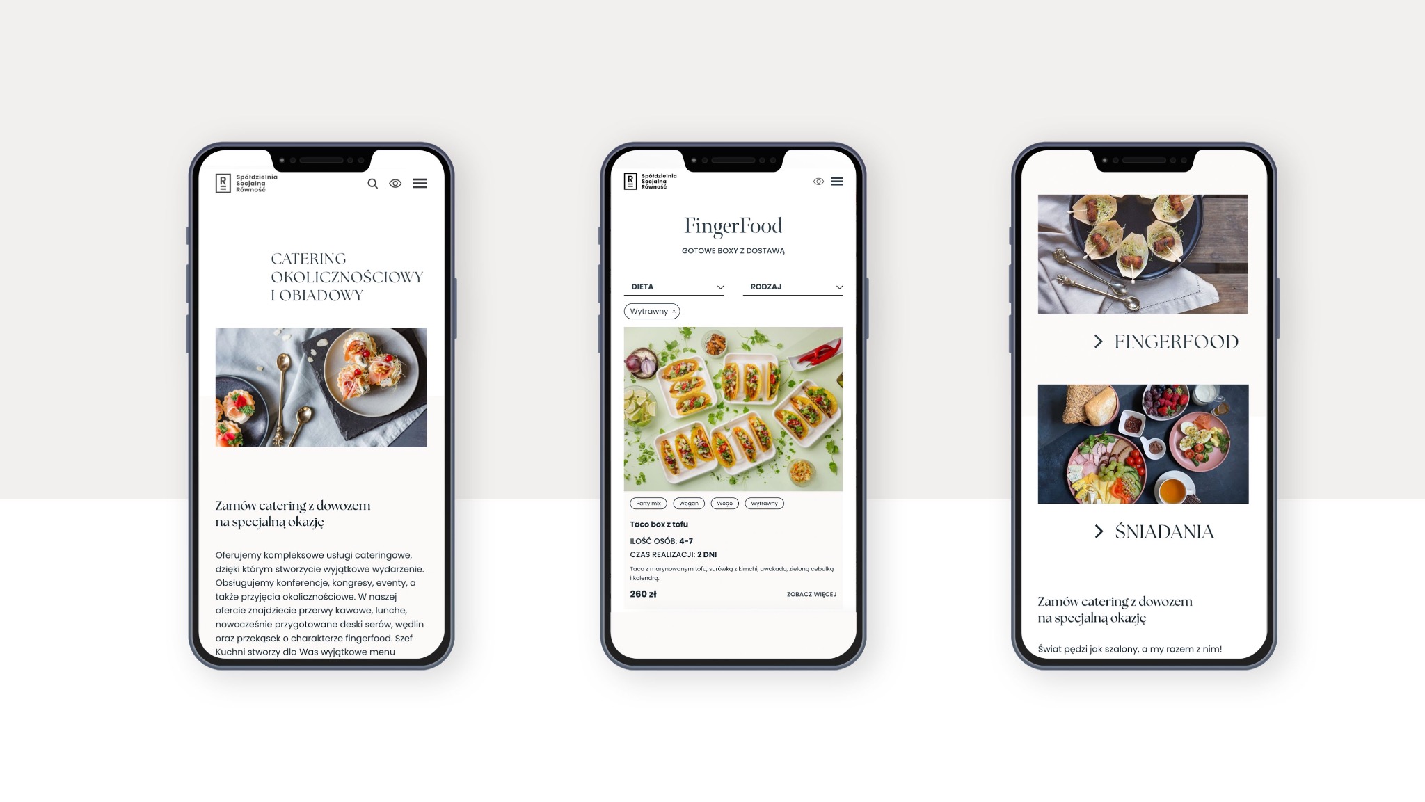 Prezentacja responsywnej strony cateringowej na trzech smartfonach, ukazująca menu fingerfood i ofertę cateringową na różne okazje.