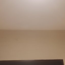 Naprawianie dziur w suficie podwieszanym po montażu rur ciepłowniczych PO:
-łatanie dziur
-gładzie
-malowanie