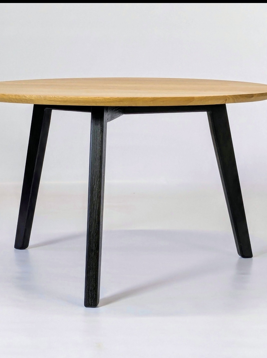 Stolik kawowy. Lite drewno, dąb, ręczne wykonanie.