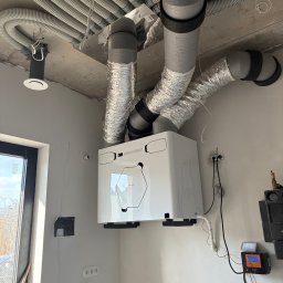 Wenturo Sp. z o. o. - Centrala Thessla Green Enthalpy 500V z rurami EPS i tłumikami.