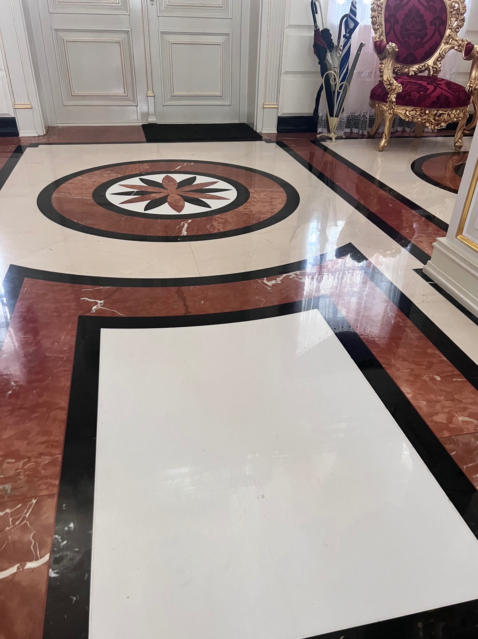 Renowacja posadzki marmurowej