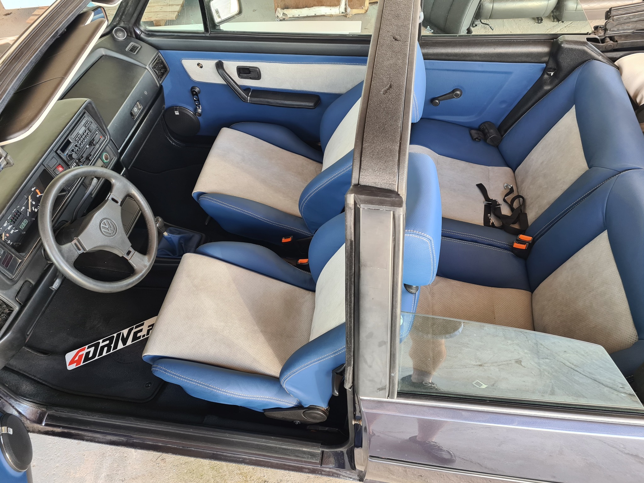 Volkswagen Golf II Cabrio - całkowicie nowe wnętrze