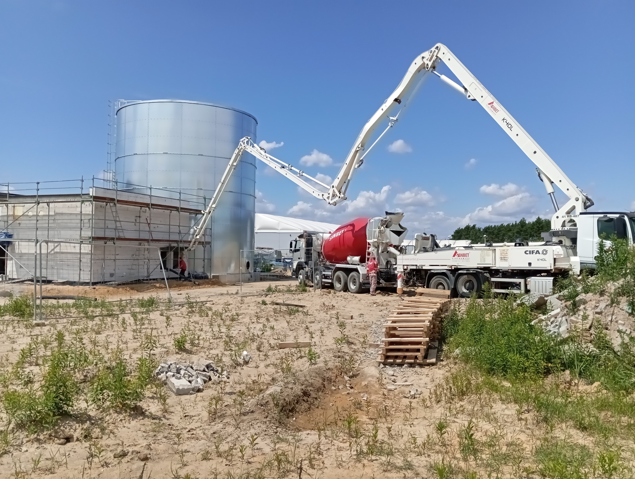 Budowa budynku technicznego - Wykonawca prac budowlanych, Kierownik Budowy