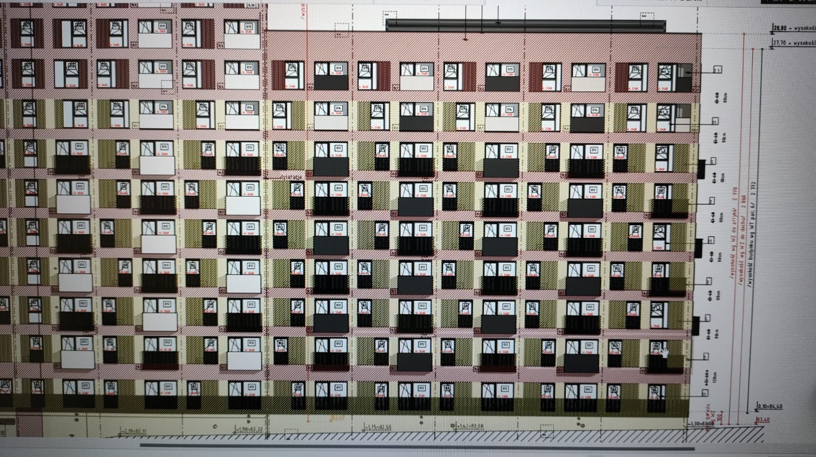 Schemat elewacji budynku wielorodzinnego z balkonami, przedstawiający rozmieszczenie okien i balkonów, z naniesionymi wymiarami i oznaczeniami technicznymi.