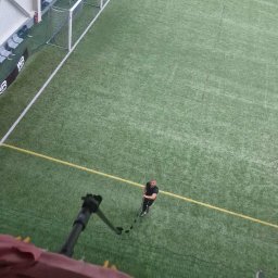 Mycie wysoko umiejscowionych nieotwieranych okien, ciężko dostępnych miejsc