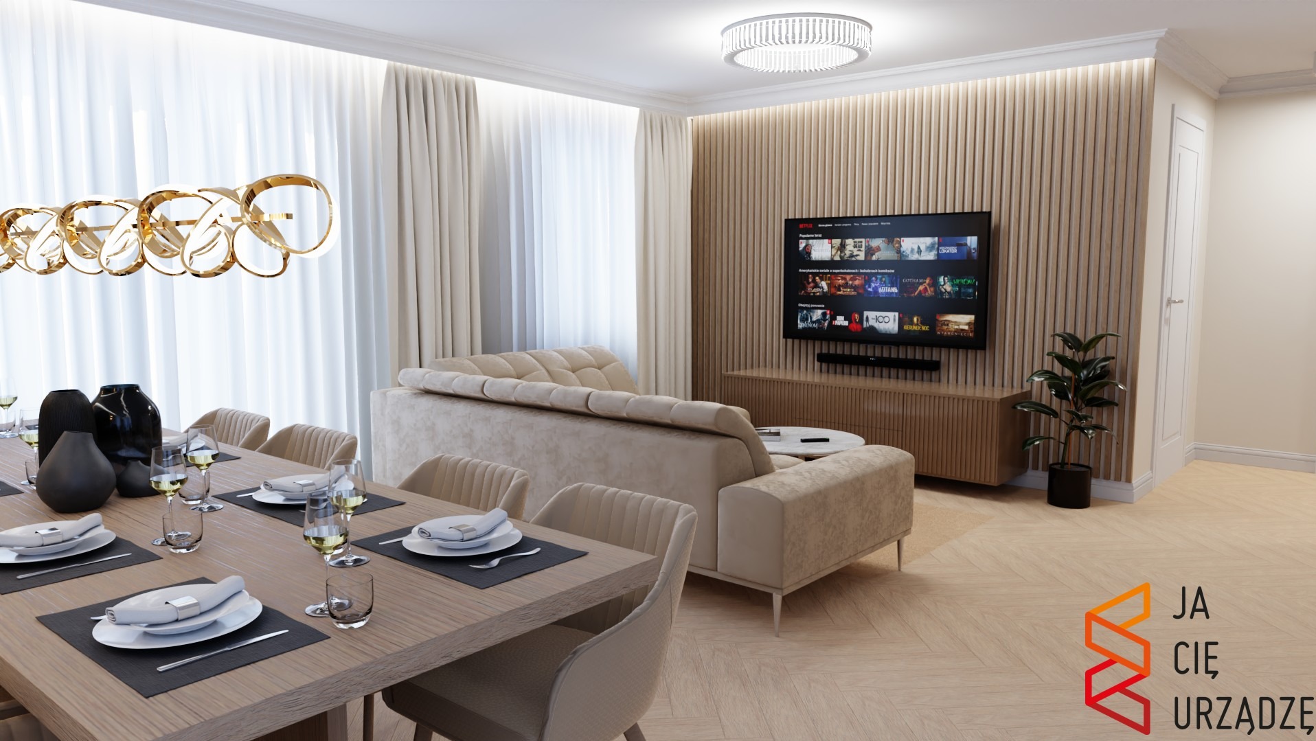 Nowoczesne wnętrze: beżowa sofa, stół z zastawą, telewizor na ścianie z drewnianymi lamelami. Złoty żyrandol nad stołem dodaje elegancji. Jasne, przestronne pomieszczenie.