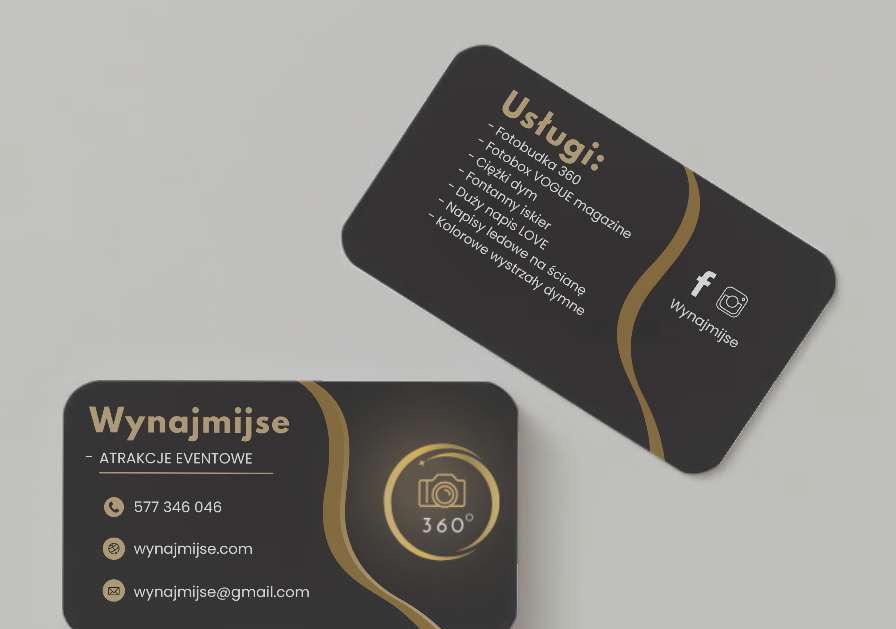 Dwie czarno-złote wizytówki z informacjami kontaktowymi i ofertą usług wynajmu atrakcji eventowych, takich jak fotobudka 360 i fontanny iskier.