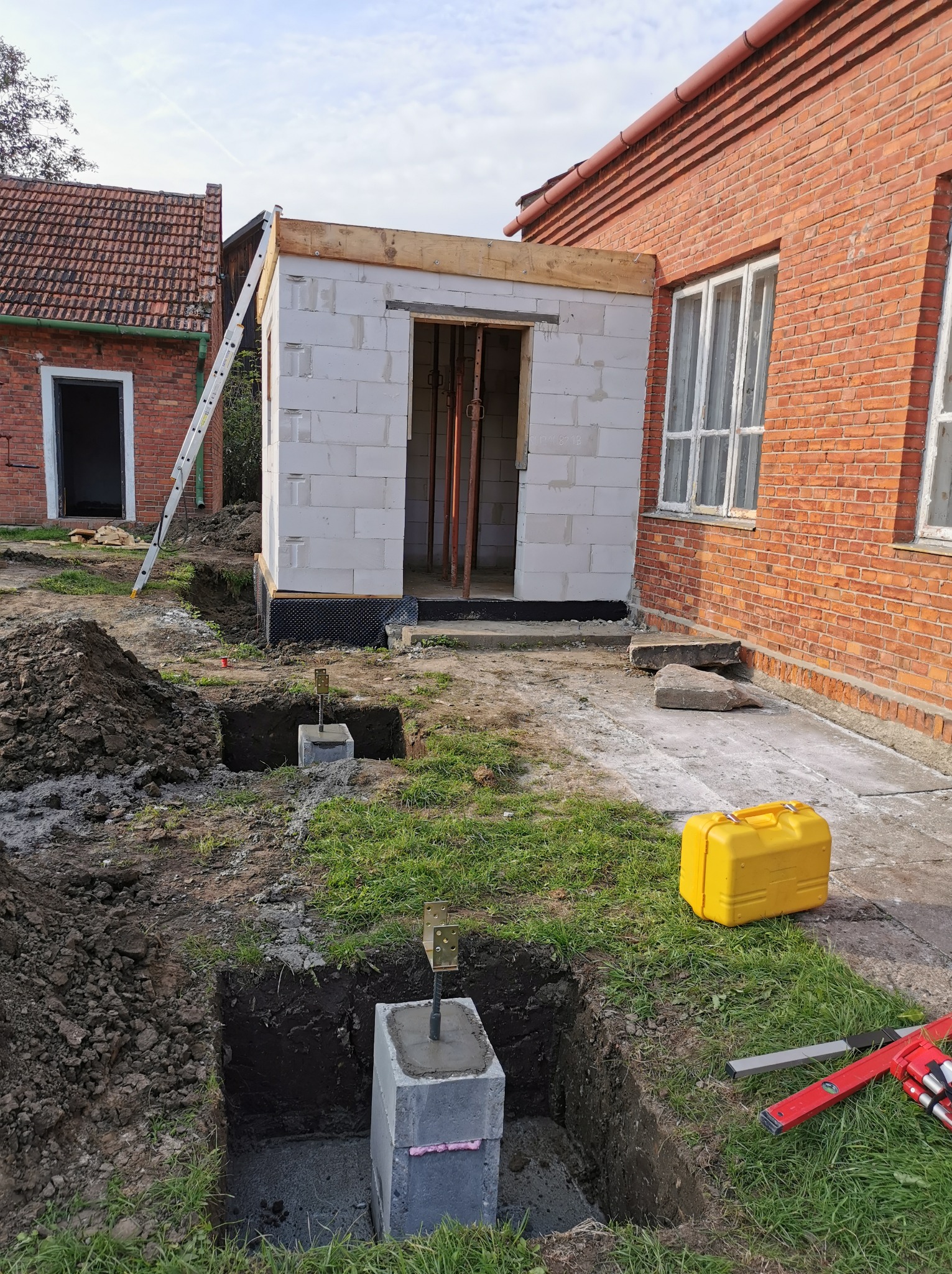 dobudowa do istniejącego budynku mieszkalnego