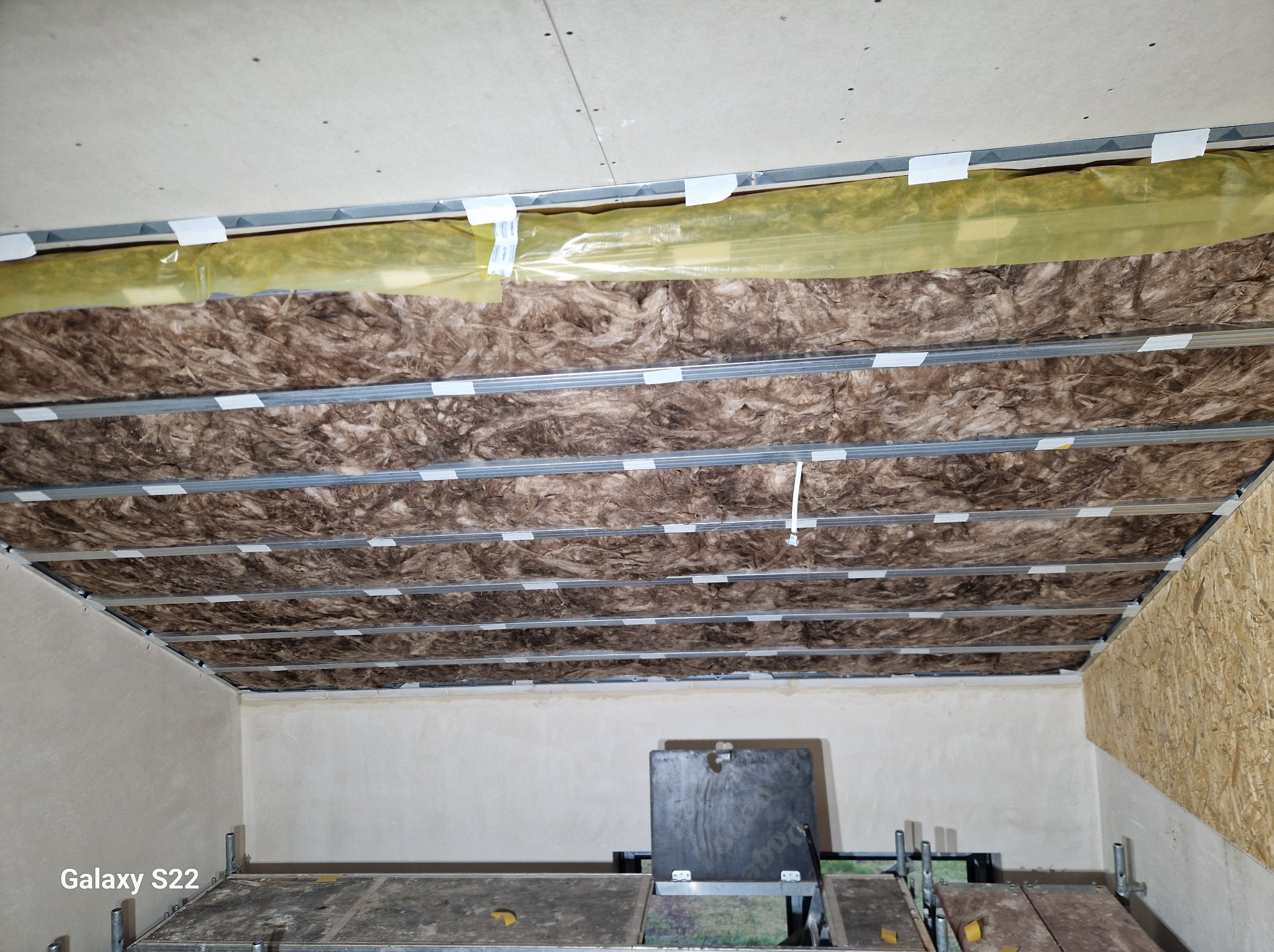 zabudowa poddasza i sufit podwieszne na pozostałej częsci budynku