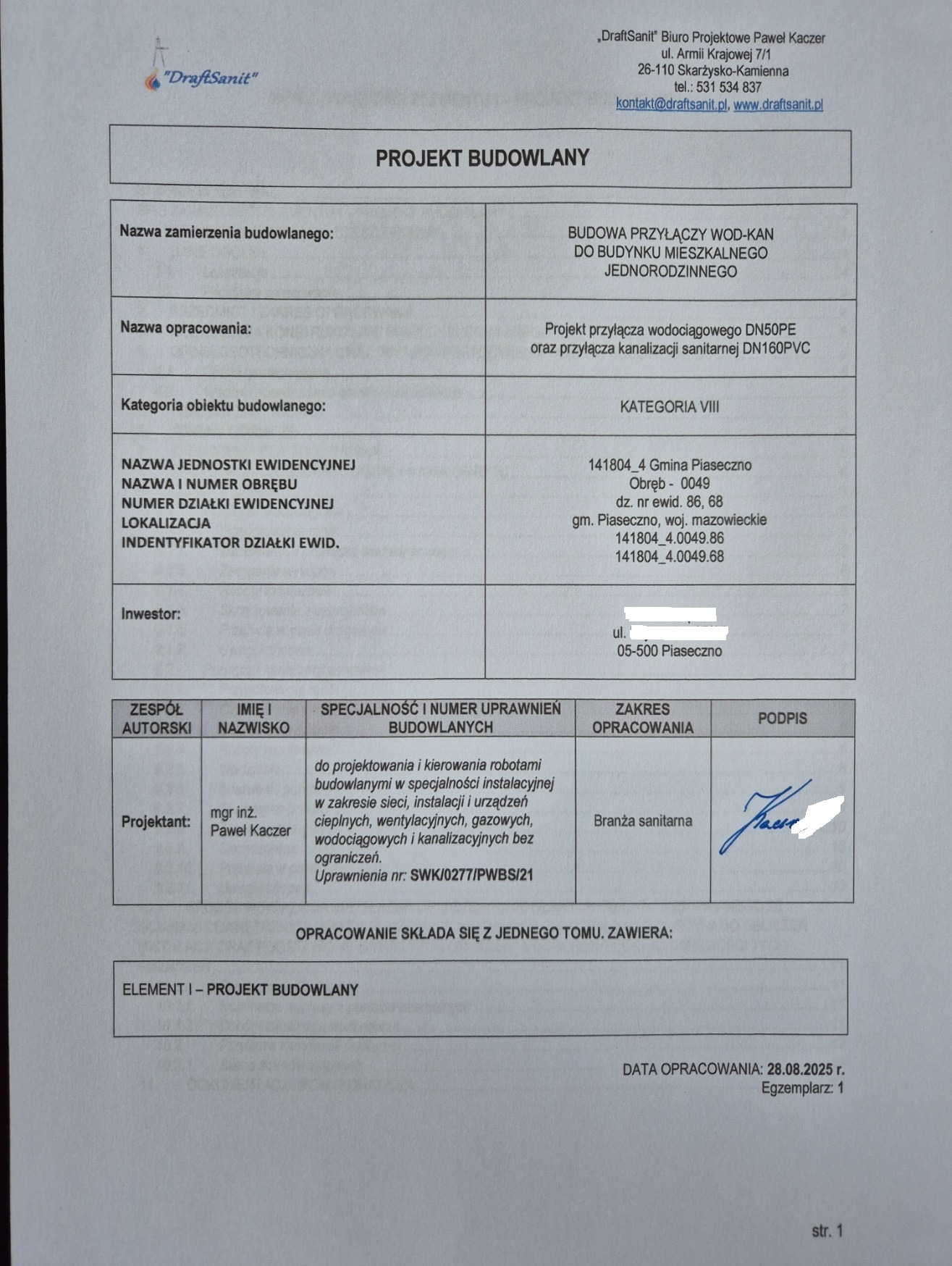 Projekt budowlany przyłączy wod-kan do budynku mieszkalnego jednorodzinnego, z danymi ewidencyjnymi działki i podpisem projektanta branży sanitarnej.