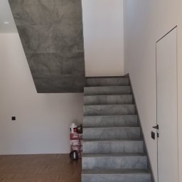 Oleh Yevenko - Układanie Glazury Świdnica