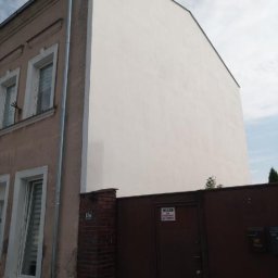 Docieplenie styropianem grafitowym, pianą PUR strop piwnicy oraz wymiana okien na parterze.