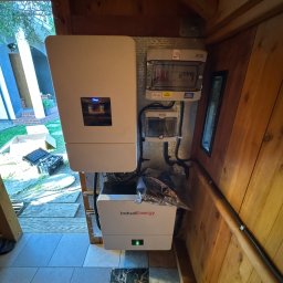 Montaż magazynu energii.