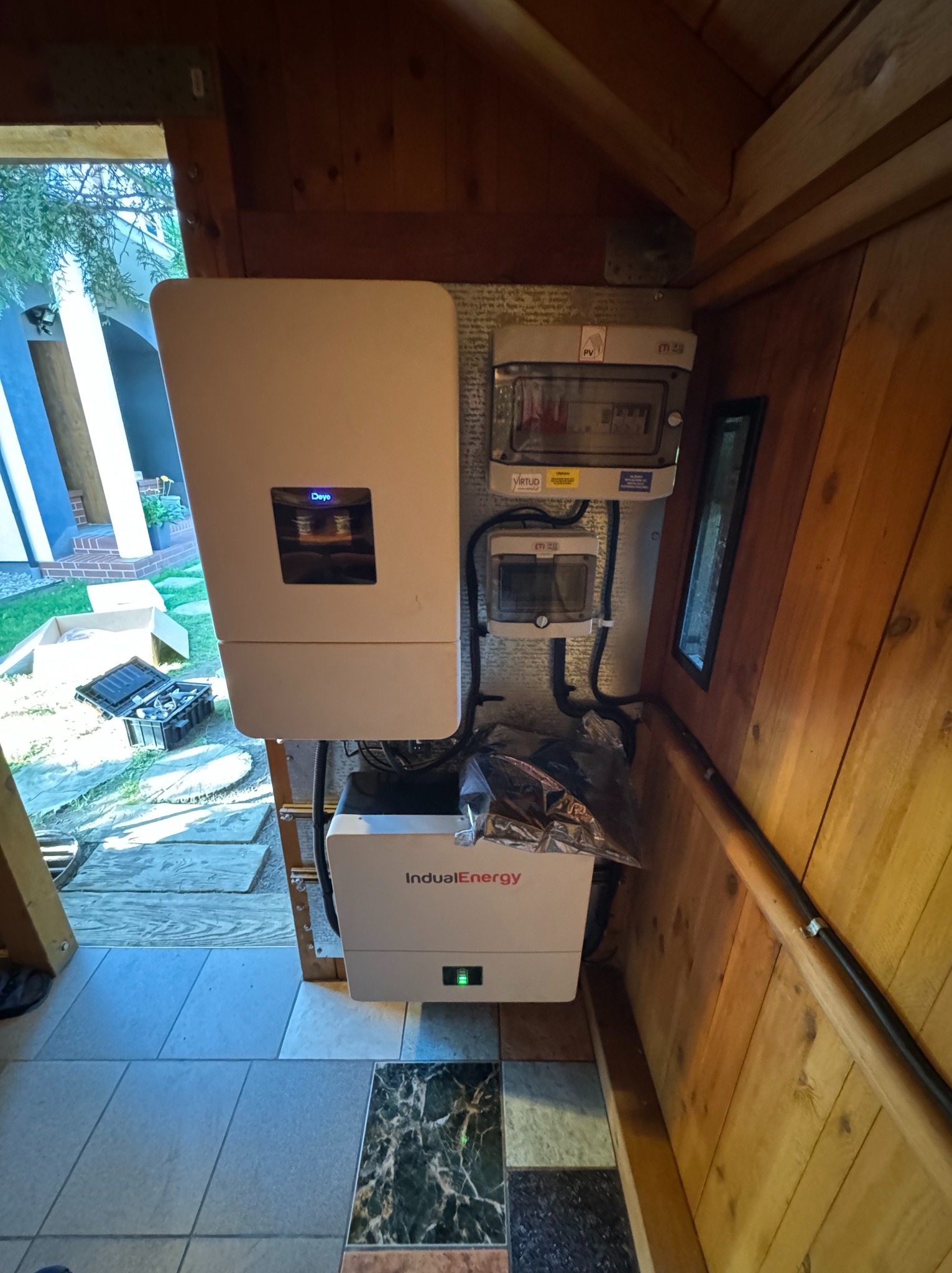 Montaż magazynu energii.