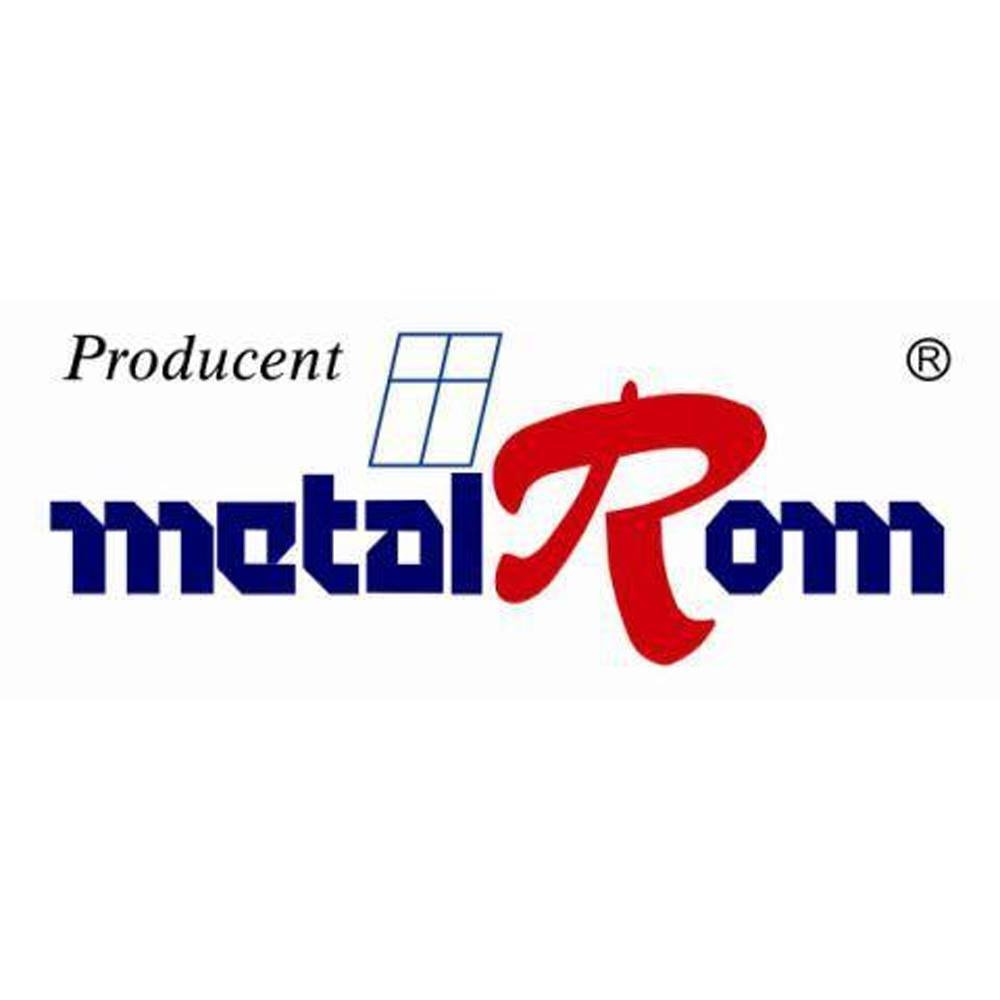 Logo producenta Metal-Rom z symbolem okna, nazwa firmy w kolorze niebieskim i czerwonym na białym tle. Sygnowane znakiem R w kółku.